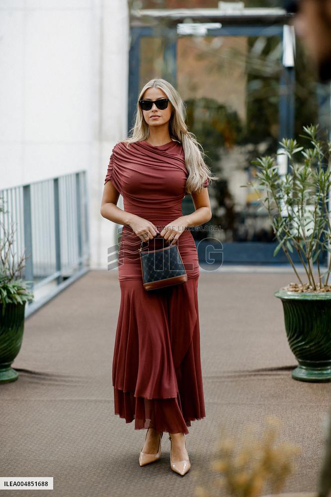 PFW - Akris Street Style