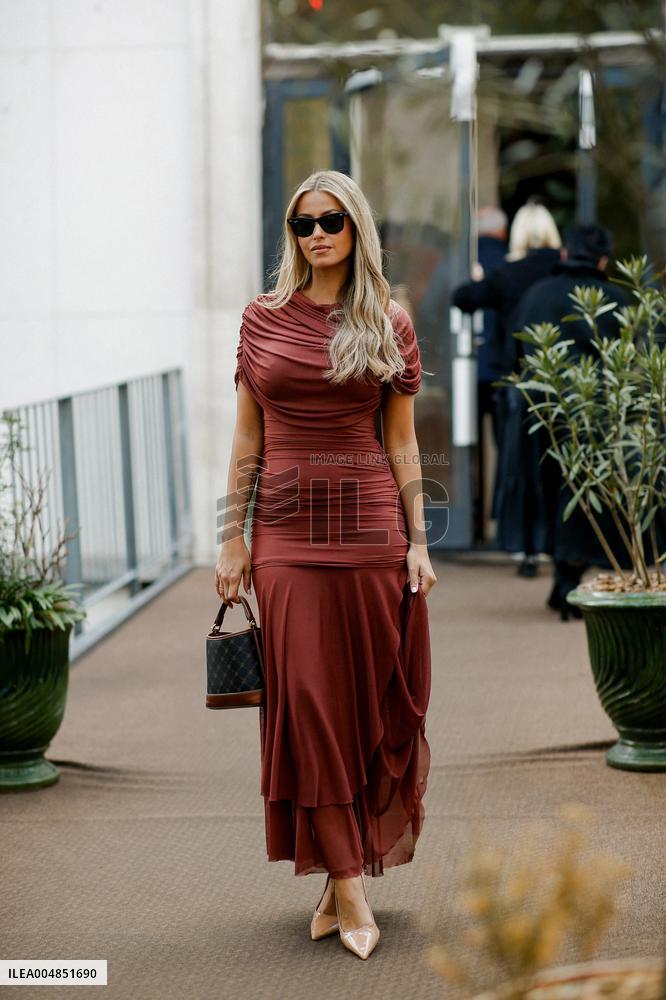 PFW - Akris Street Style