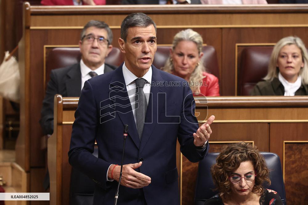 Government Faces Control Session Amid Anniversary