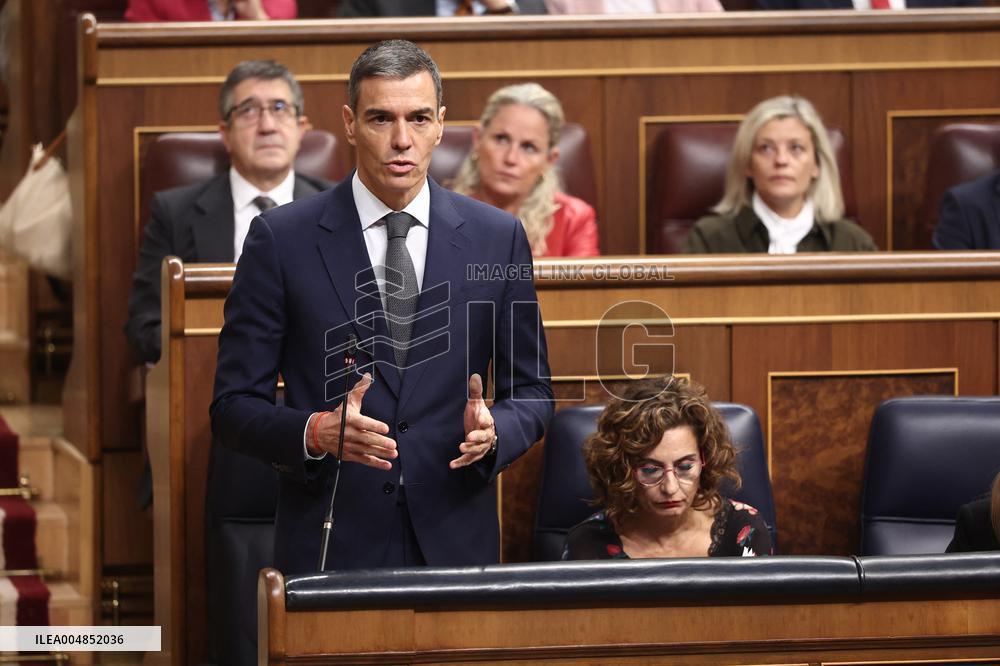 Government Faces Control Session Amid Anniversary