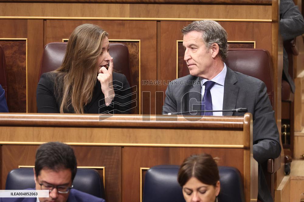 Government Faces Control Session Amid Anniversary