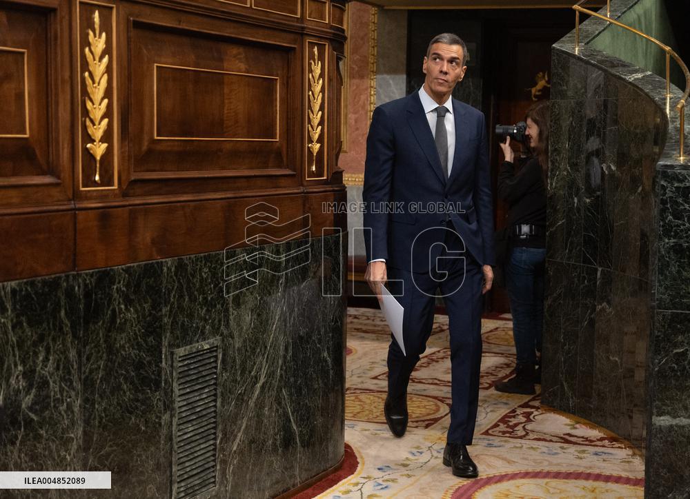 Government Faces Control Session Amid Anniversary