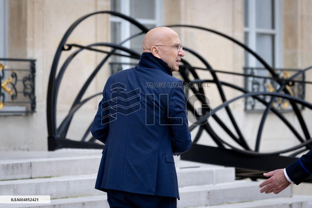 Weekly Cabinet Meeting - Paris AJ