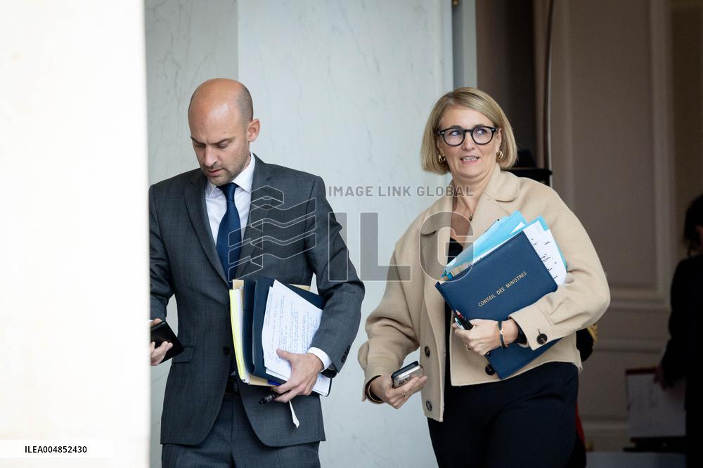 Weekly Cabinet Meeting - Paris AJ