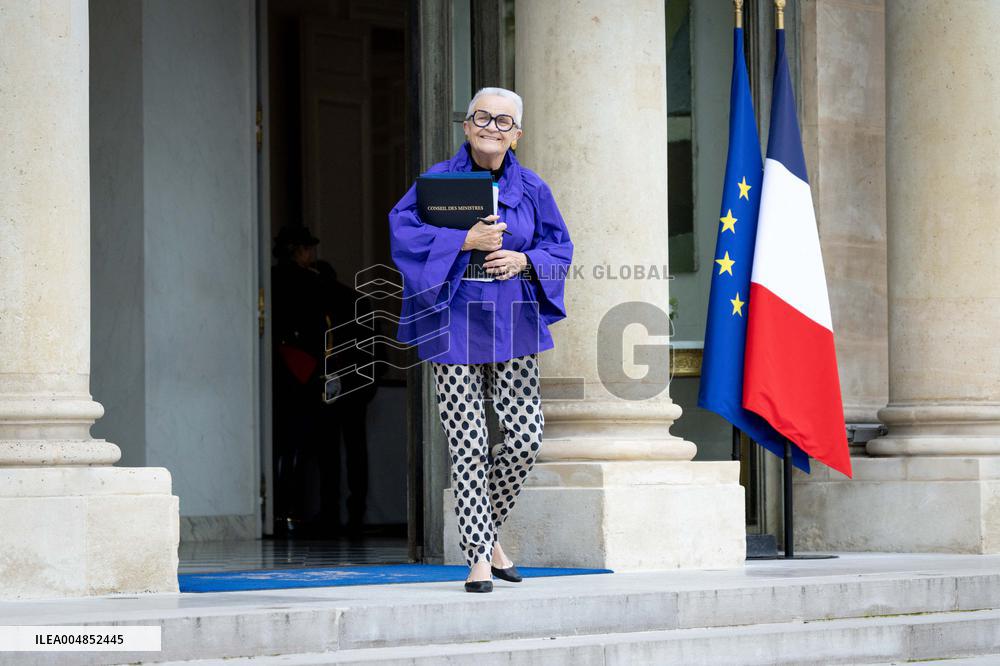 Weekly Cabinet Meeting - Paris AJ