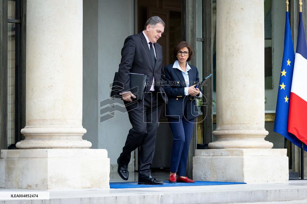 Weekly Cabinet Meeting - Paris AJ