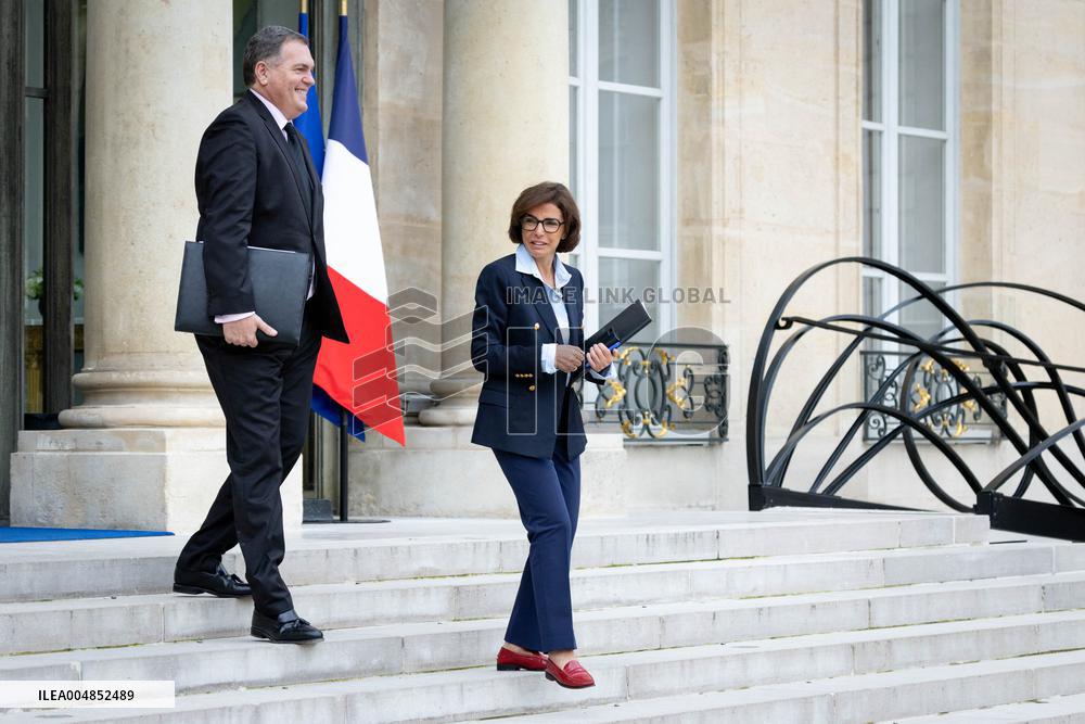 Weekly Cabinet Meeting - Paris AJ