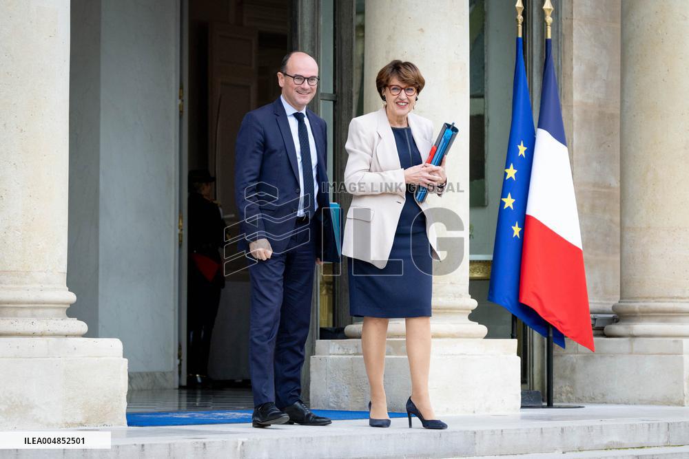 Weekly Cabinet Meeting - Paris AJ