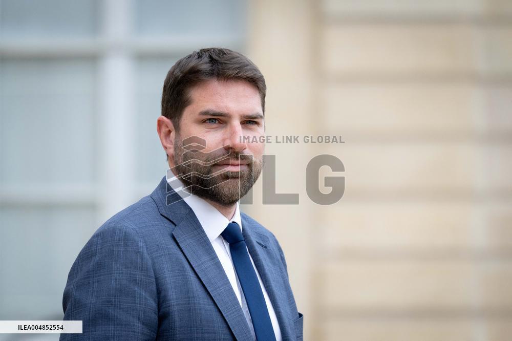 Weekly Cabinet Meeting - Paris AJ