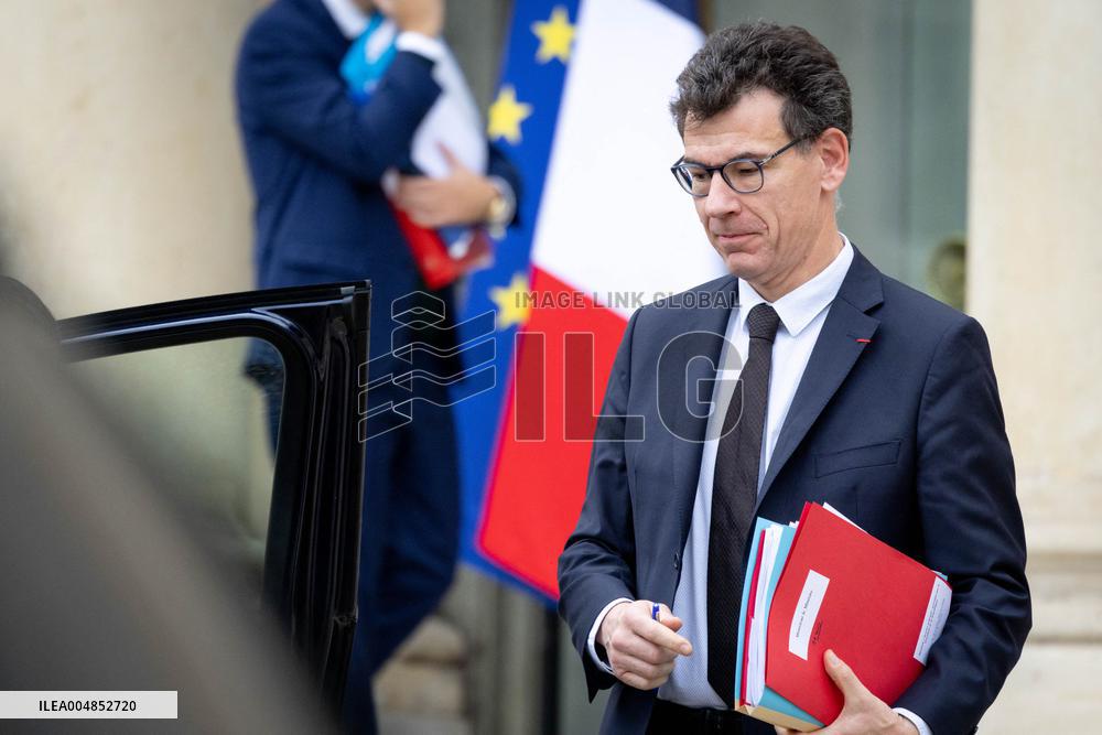 Weekly Cabinet Meeting - Paris AJ