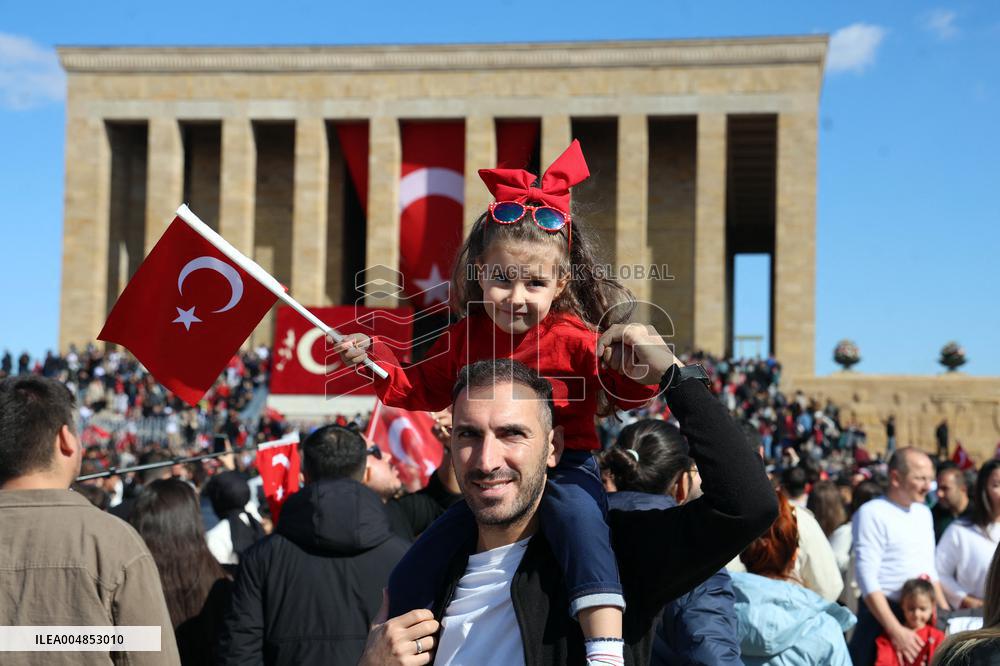 Turkish People Celebrate Republic Day