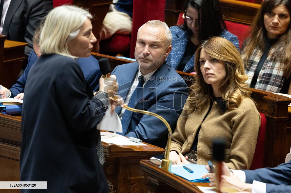 Questions to the government - Paris