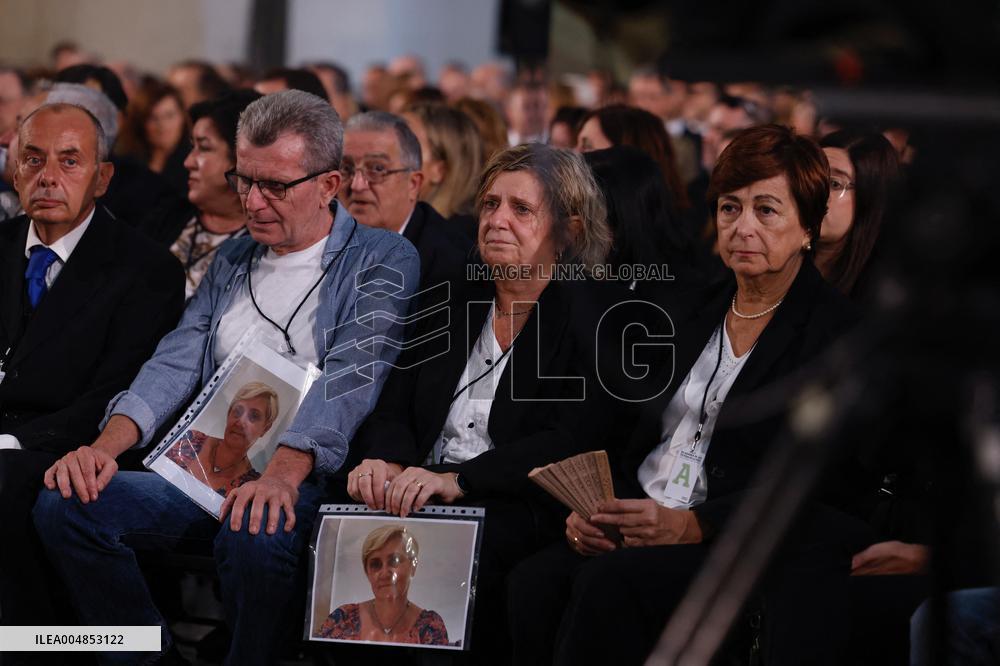 King and Queen of Spain Honor Disaster Victims - Valencia