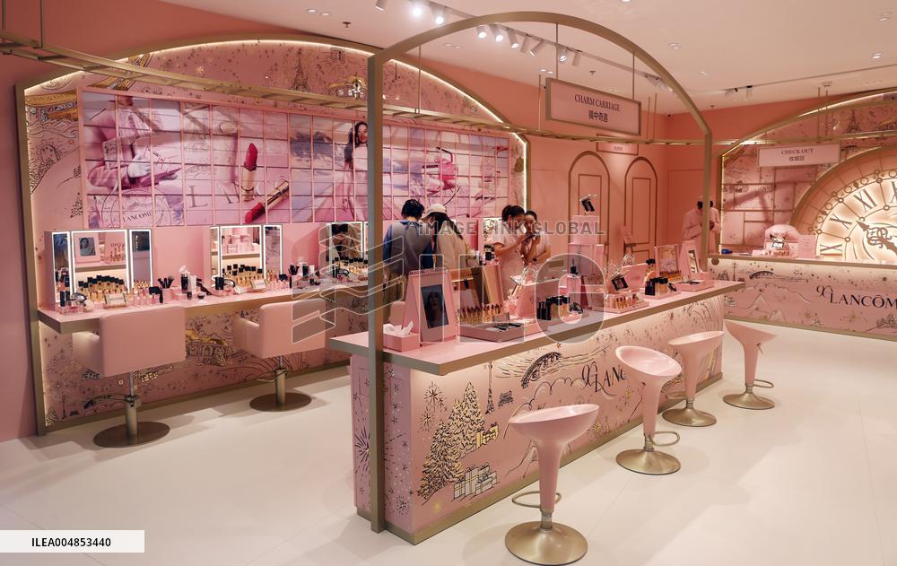 LANCOME  90th Anniversary Pop-up Store