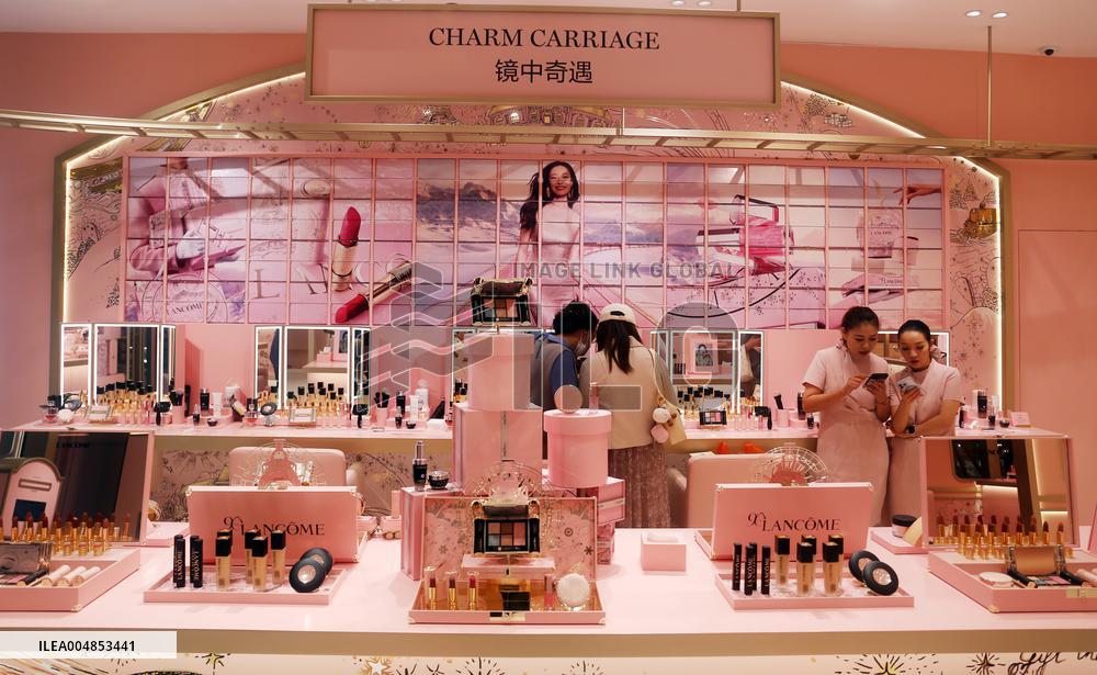 LANCOME  90th Anniversary Pop-up Store