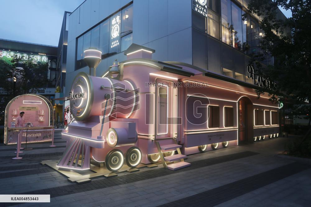 LANCOME  90th Anniversary Pop-up Store