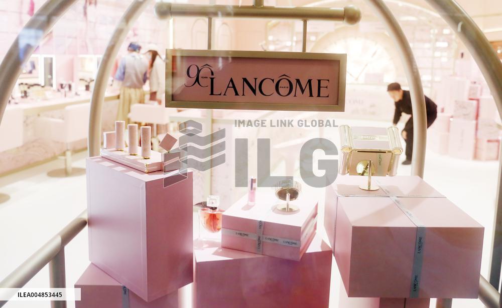 LANCOME  90th Anniversary Pop-up Store