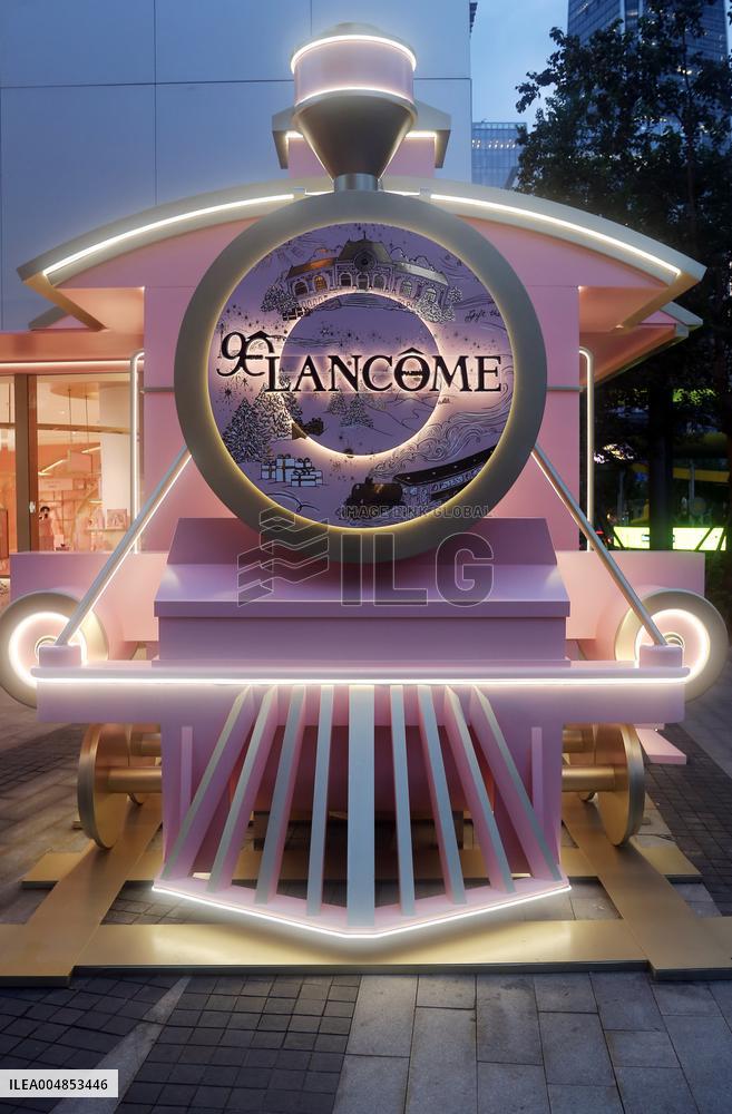 LANCOME  90th Anniversary Pop-up Store