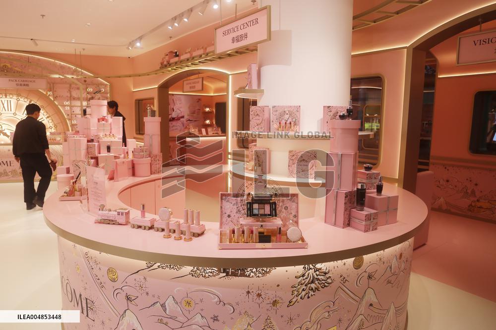 LANCOME  90th Anniversary Pop-up Store