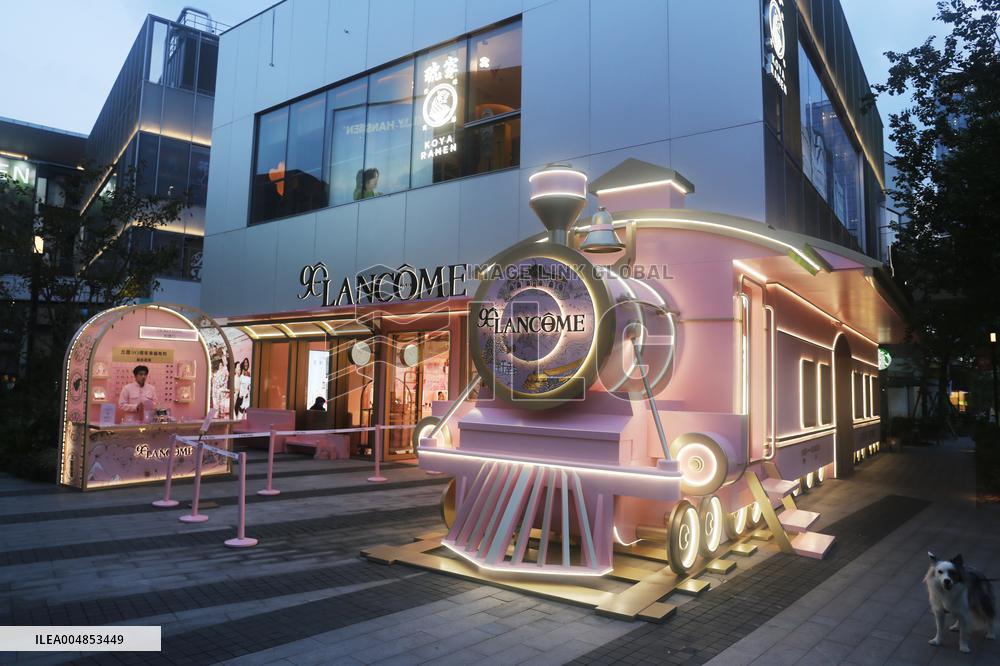 LANCOME  90th Anniversary Pop-up Store