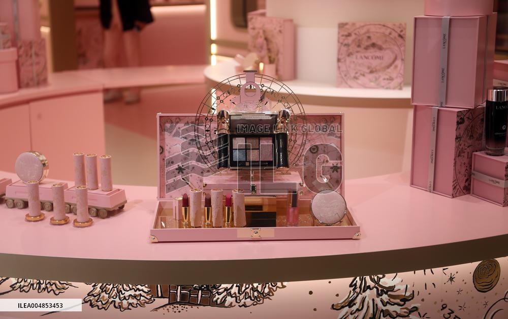 LANCOME  90th Anniversary Pop-up Store