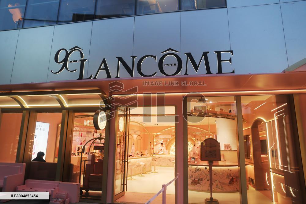 LANCOME  90th Anniversary Pop-up Store