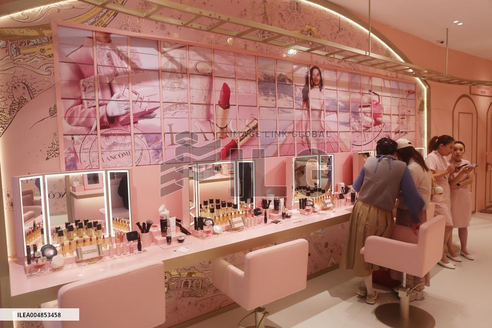 LANCOME  90th Anniversary Pop-up Store