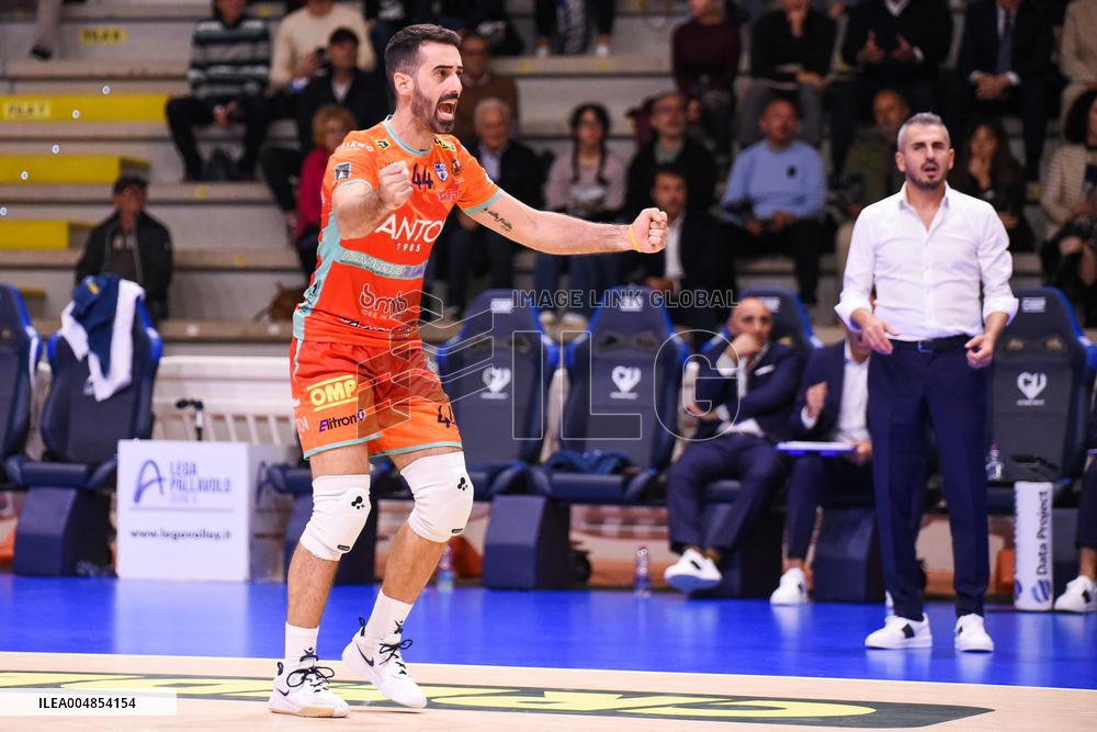 VOLLEY - Superlega Serie A - Cisterna Volley vs Yuasa Battery Grottazzolina 3-2 (25-22, 22-25, 25-21, 22-25,15-13 )