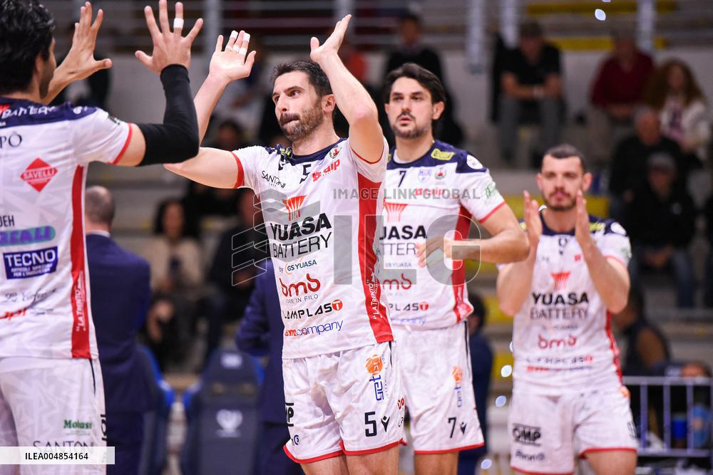 VOLLEY - Superlega Serie A - Cisterna Volley vs Yuasa Battery Grottazzolina 3-2 (25-22, 22-25, 25-21, 22-25,15-13 )