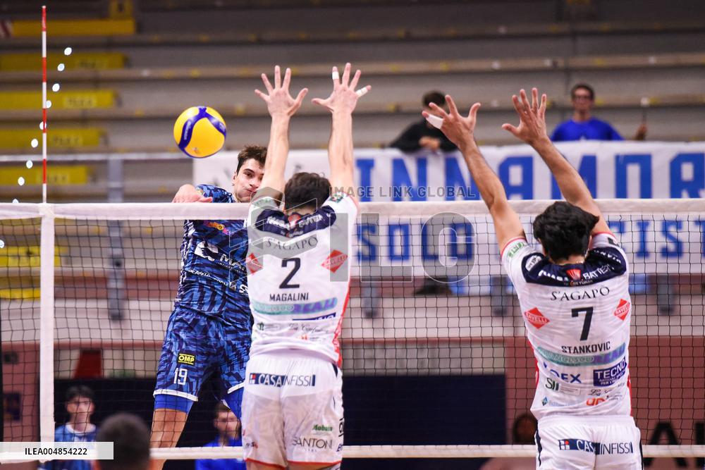 VOLLEY - Superlega Serie A - Cisterna Volley vs Yuasa Battery Grottazzolina 3-2 (25-22, 22-25, 25-21, 22-25,15-13 )