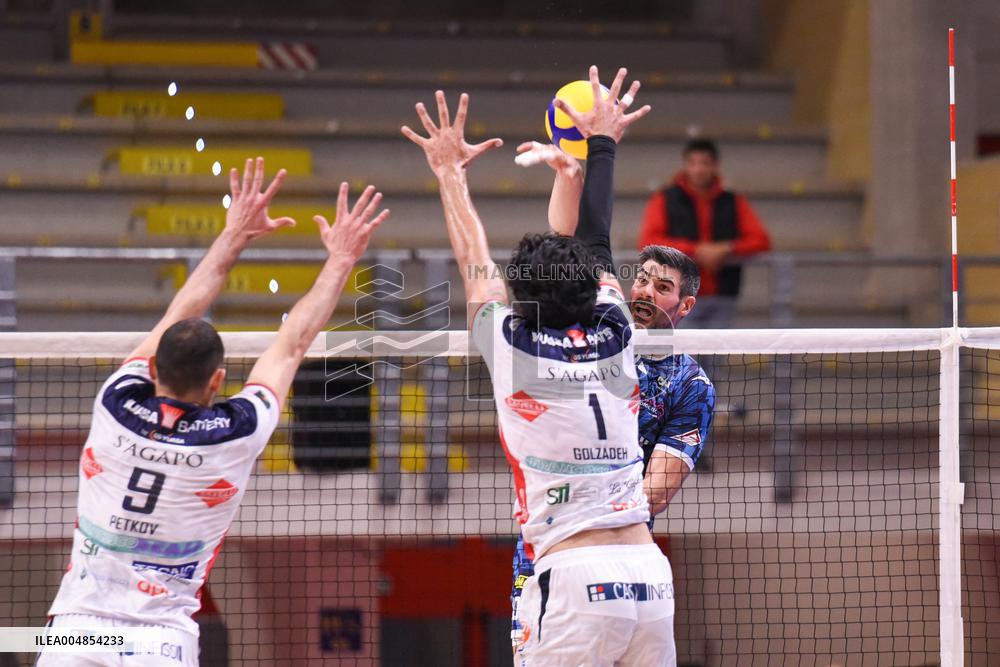 VOLLEY - Superlega Serie A - Cisterna Volley vs Yuasa Battery Grottazzolina 3-2 (25-22, 22-25, 25-21, 22-25,15-13 )