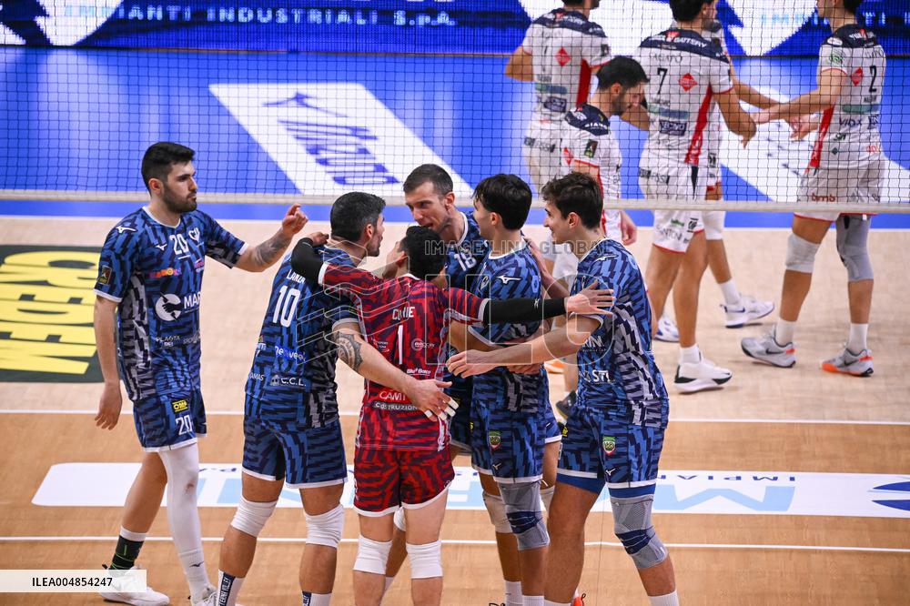 VOLLEY - Superlega Serie A - Cisterna Volley vs Yuasa Battery Grottazzolina 3-2 (25-22, 22-25, 25-21, 22-25,15-13 )