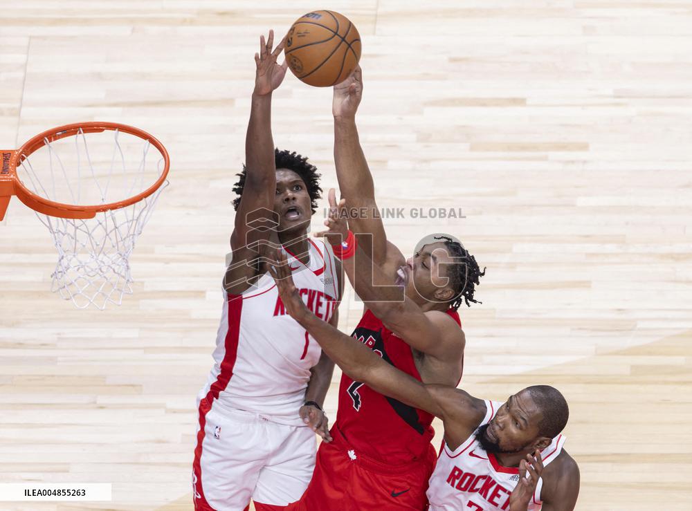 Rockets Defeat Raptors In Toronto - Canada