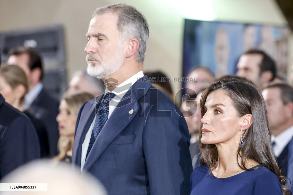 King and Queen of Spain Honor Disaster Victims - Valencia