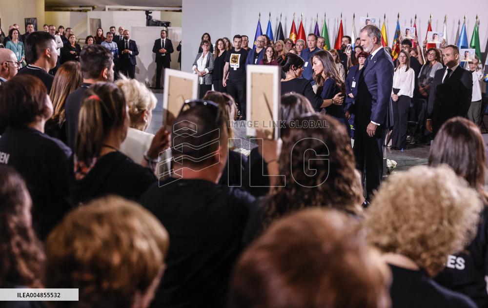 King and Queen of Spain Honor Disaster Victims - Valencia