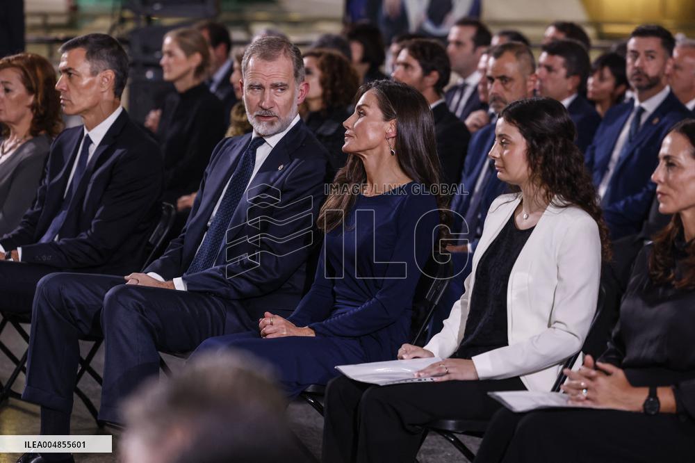 King and Queen of Spain Honor Disaster Victims - Valencia