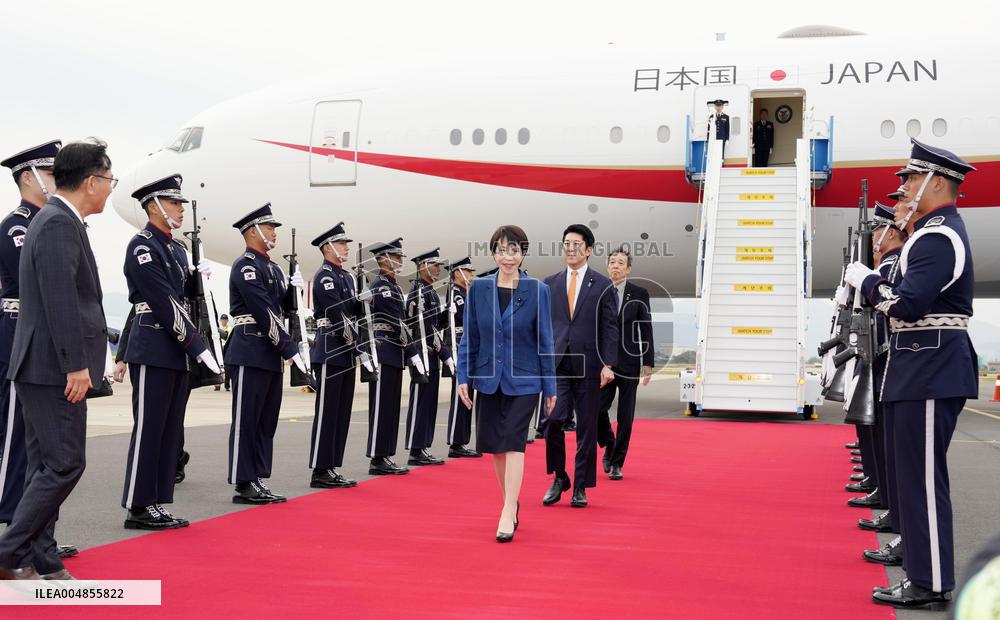 Japan PM Takaichi arrives in Busan