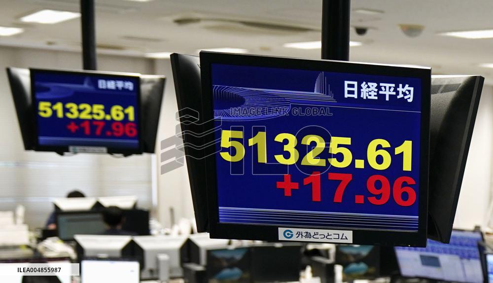 Nikkei index hits record closing high