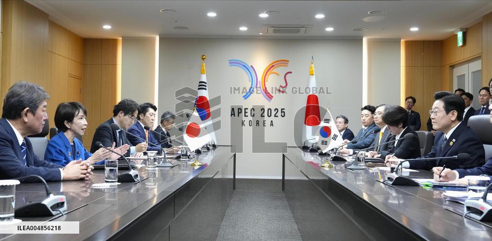 Japan-S. Korea summit