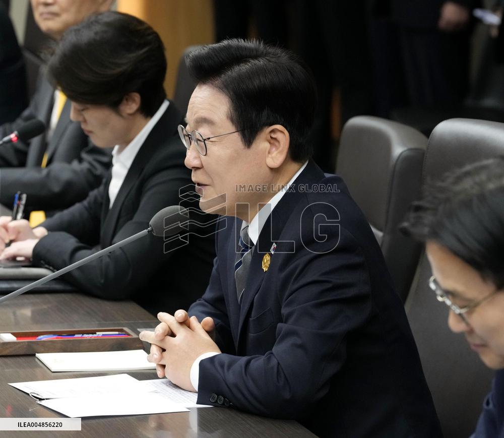 Japan-S. Korea summit