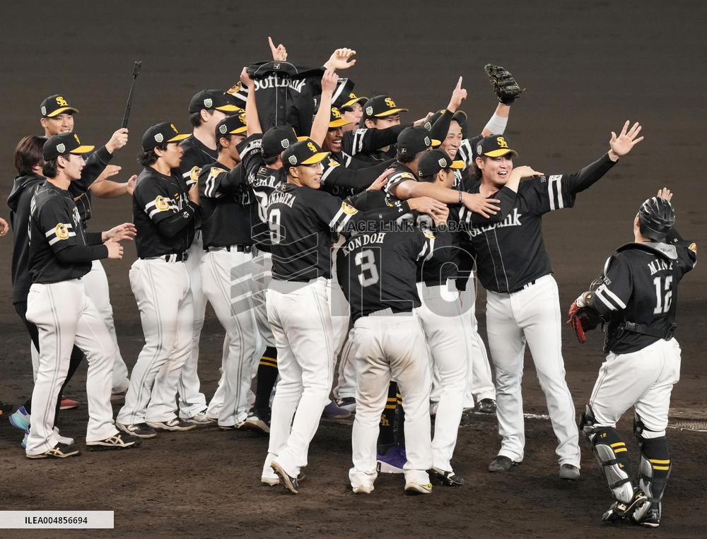 Baseball: Hawks clinch Japan Series title