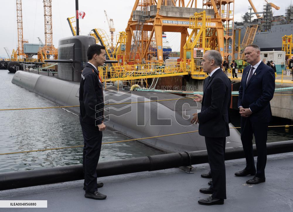 PM Mark Carney Visits the Hanwha Ocean Shipyard - South Korea