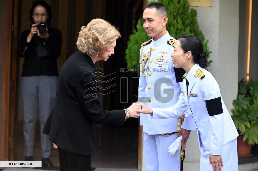 Queen Sofia Signs Condolence Book For Queen Sirikit - Spain