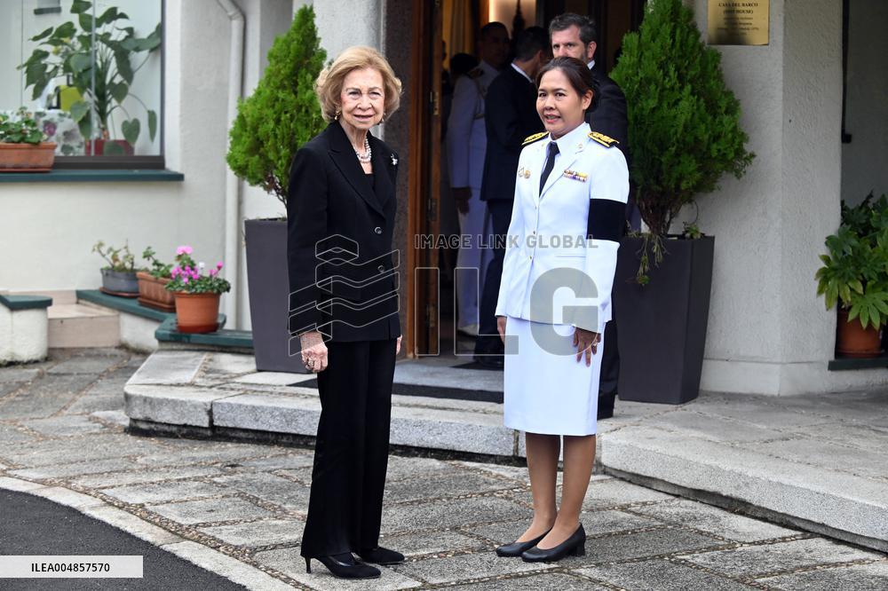 Queen Sofia Signs Condolence Book For Queen Sirikit - Spain