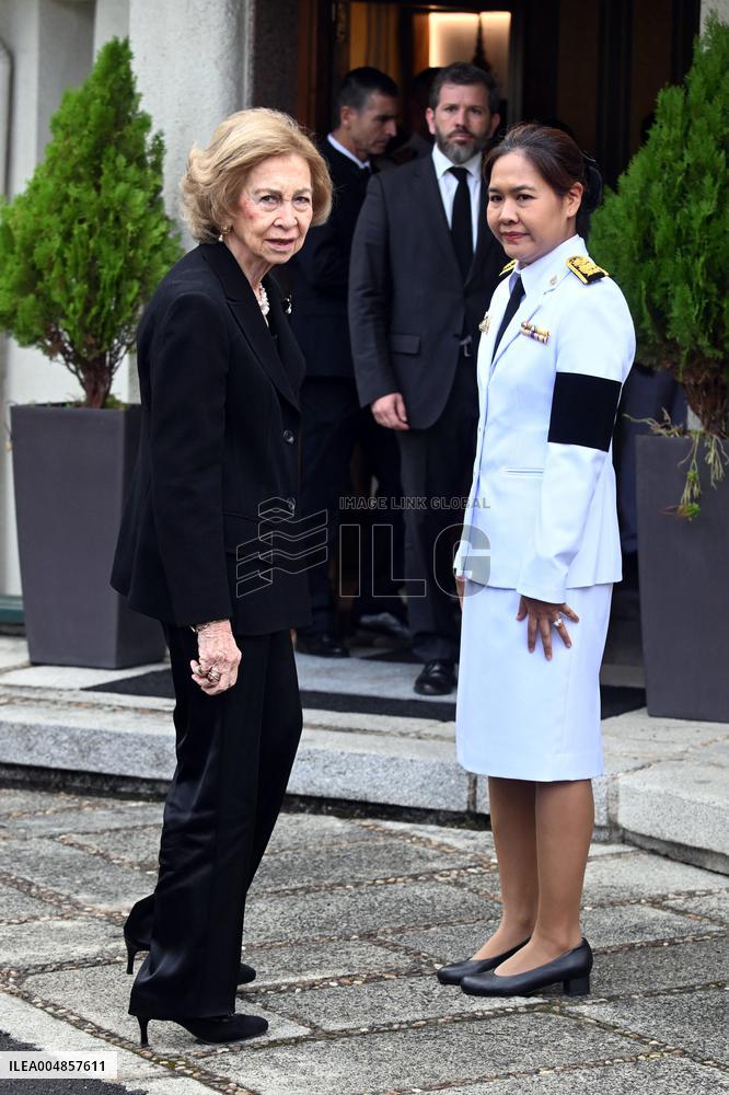 Queen Sofia Signs Condolence Book For Queen Sirikit - Spain