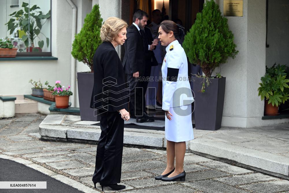Queen Sofia Signs Condolence Book For Queen Sirikit - Spain