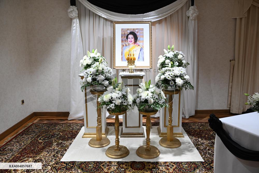 Queen Sofia Signs Condolence Book For Queen Sirikit - Spain