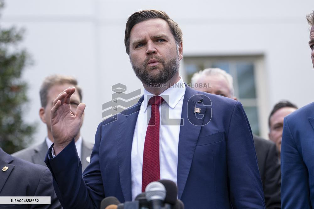 VP Vance, Secretary Duffy, Airline Executives on Government Shutdown