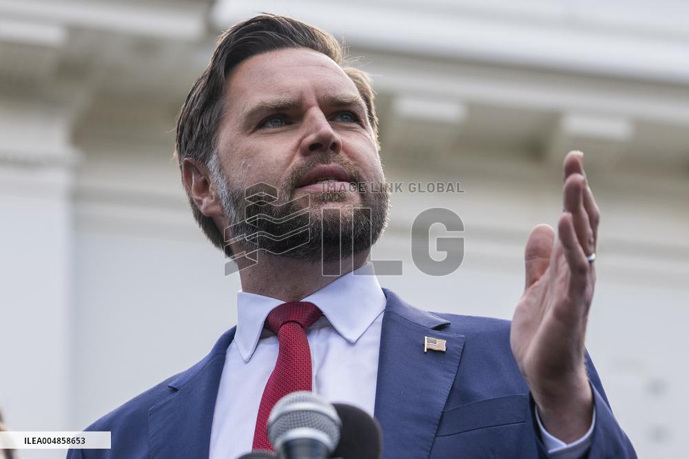 VP Vance, Secretary Duffy, Airline Executives on Government Shutdown