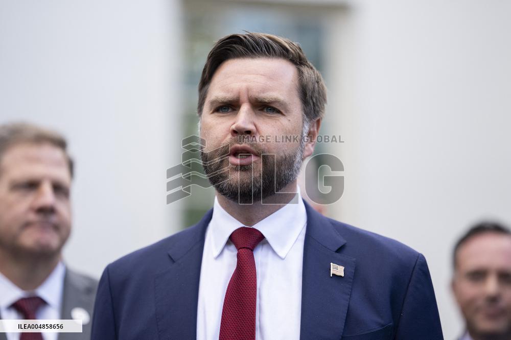 VP Vance, Secretary Duffy, Airline Executives on Government Shutdown